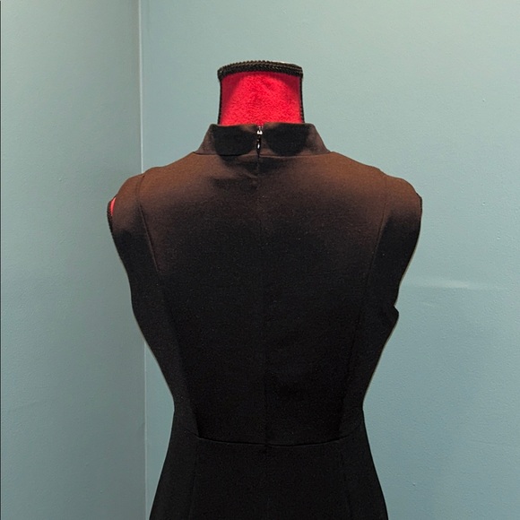 Classic Black Sleeveless V-Neck Dress Size Medium - Picture 6 of 14